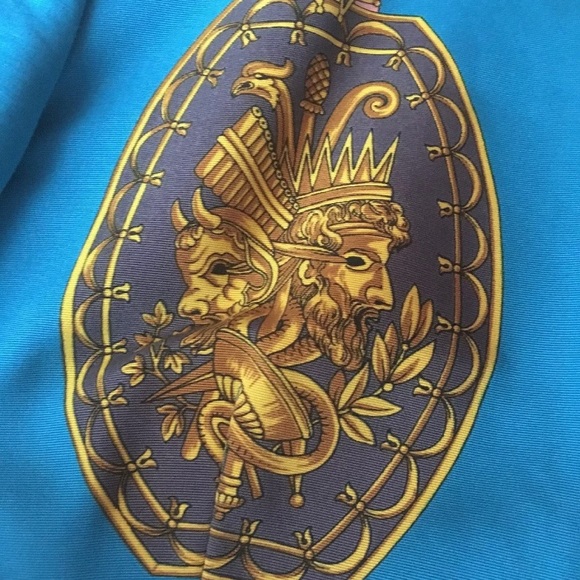 VERSACE ❌SOLD❌JACKET SM/MED BAROQUE MEDUSA - Picture 3 of 8